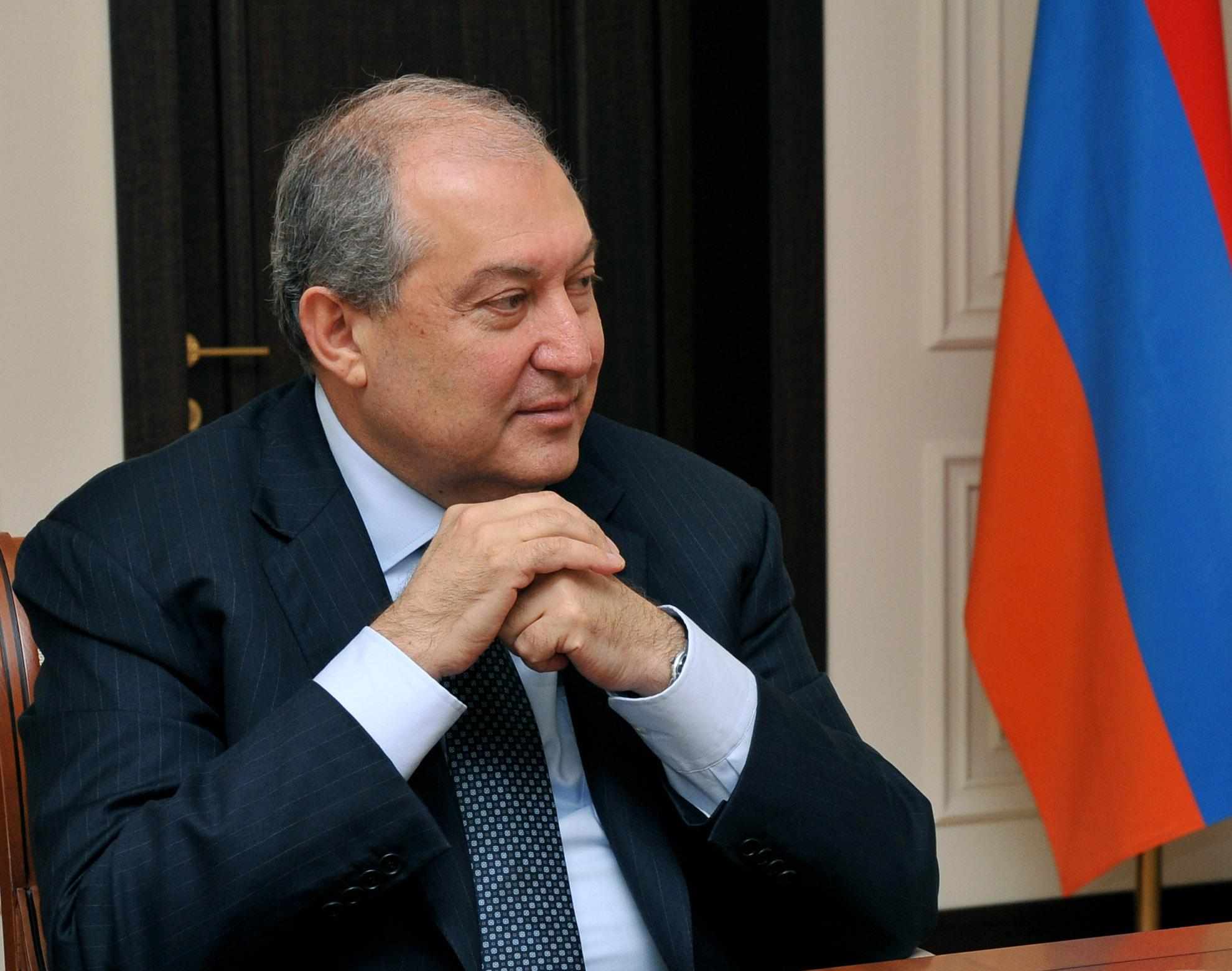 Президент Армении подписал закон о реструктуризации правительства