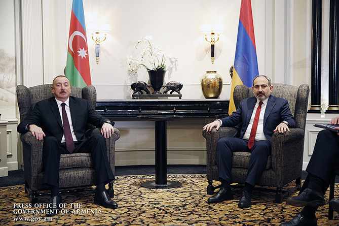 Пашинян и Алиев ожидают встречи в Брюсселе