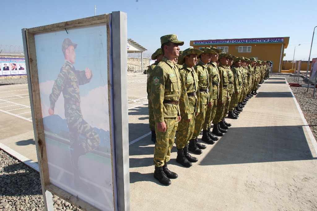 Посольство США передало технику пограничным войскам Таджикистана