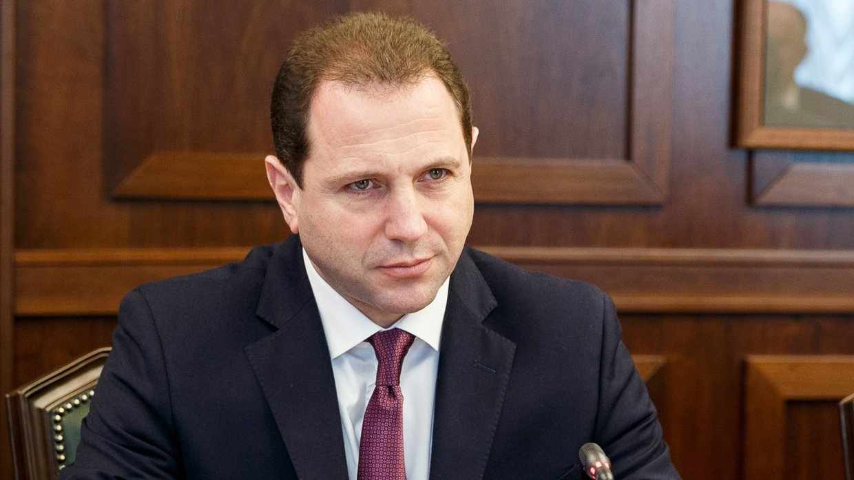 Министр Тоноян и глава делегации МККК обсудили проблему заложников в Азербайджане