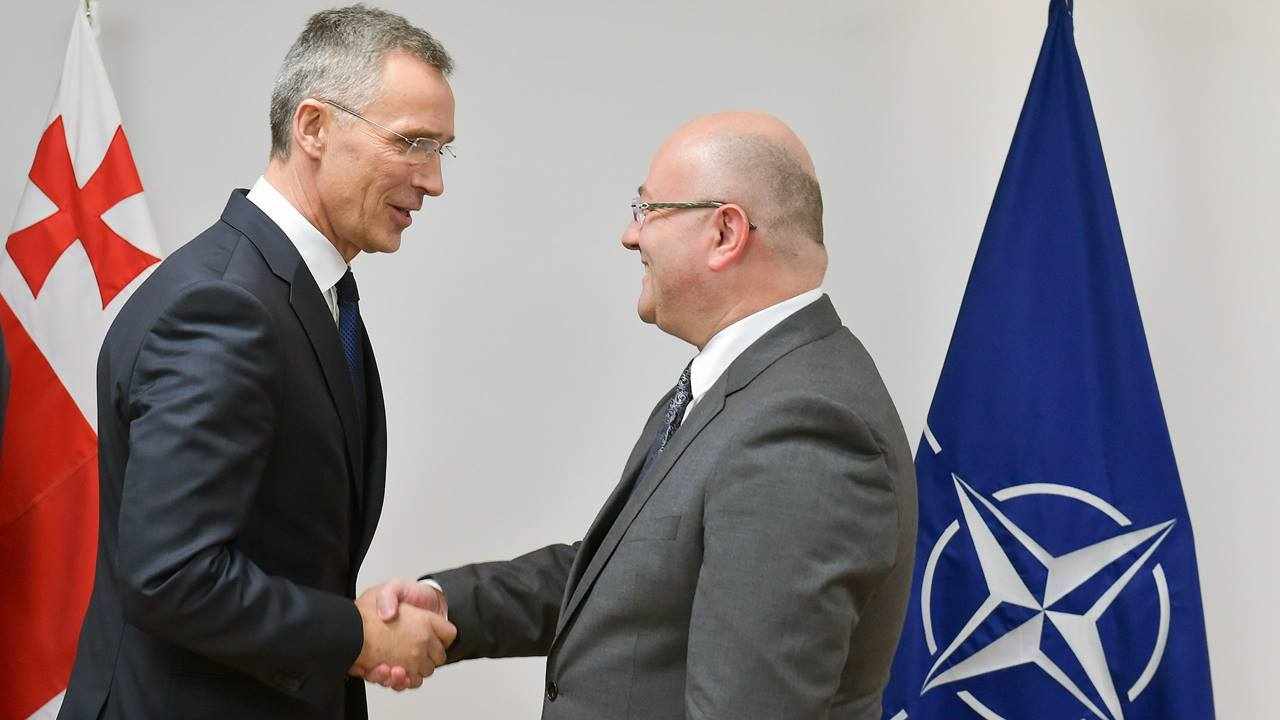 Министр обороны Грузии и генеральный секретарь НАТО встретились в Брюсселе