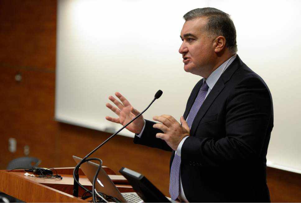 Посол Азербайджана ведет переговоры по проектам, способствующим развитию стран региона