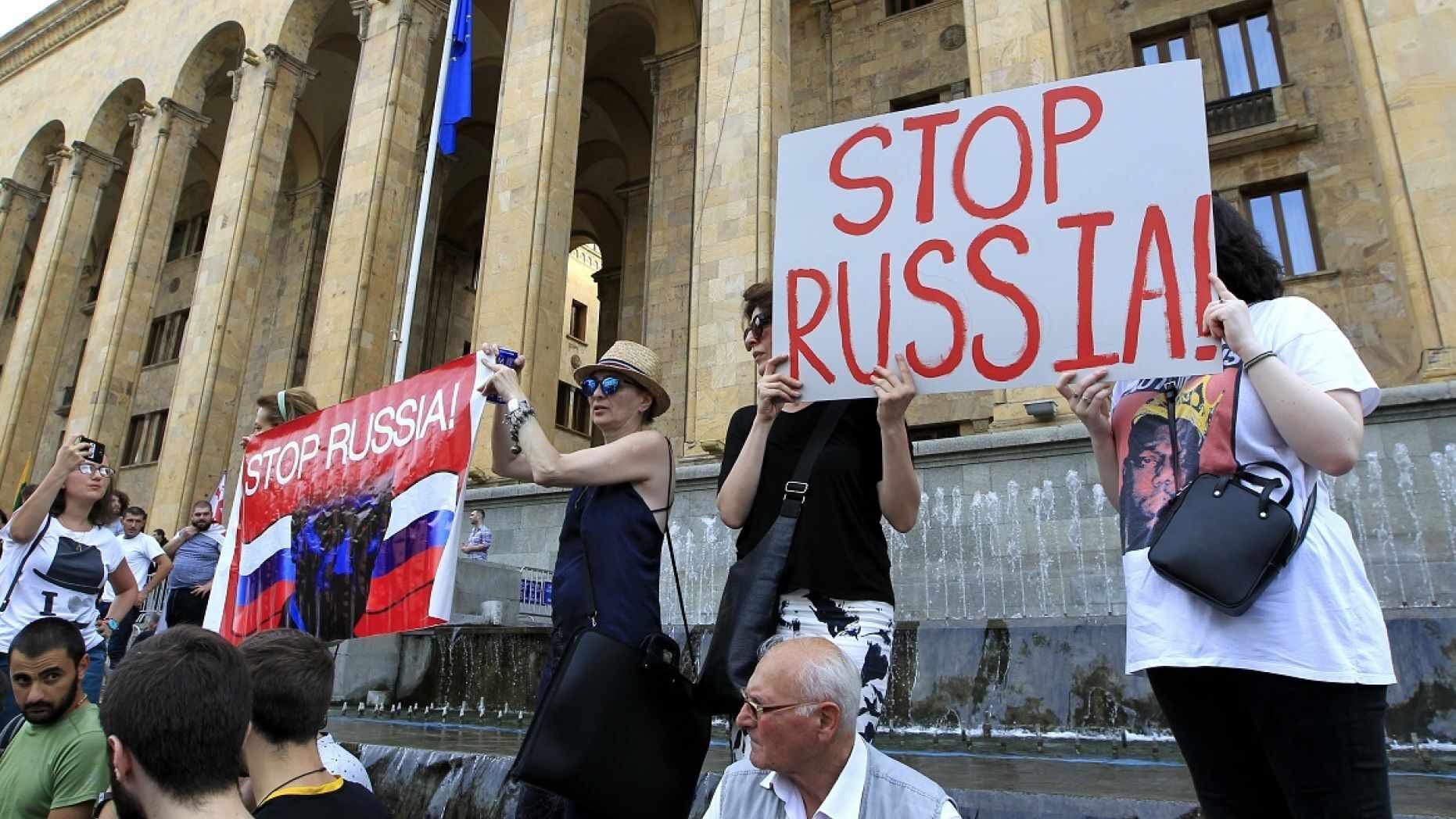 Россия говорит, что в Грузии есть «русофобская истерия»