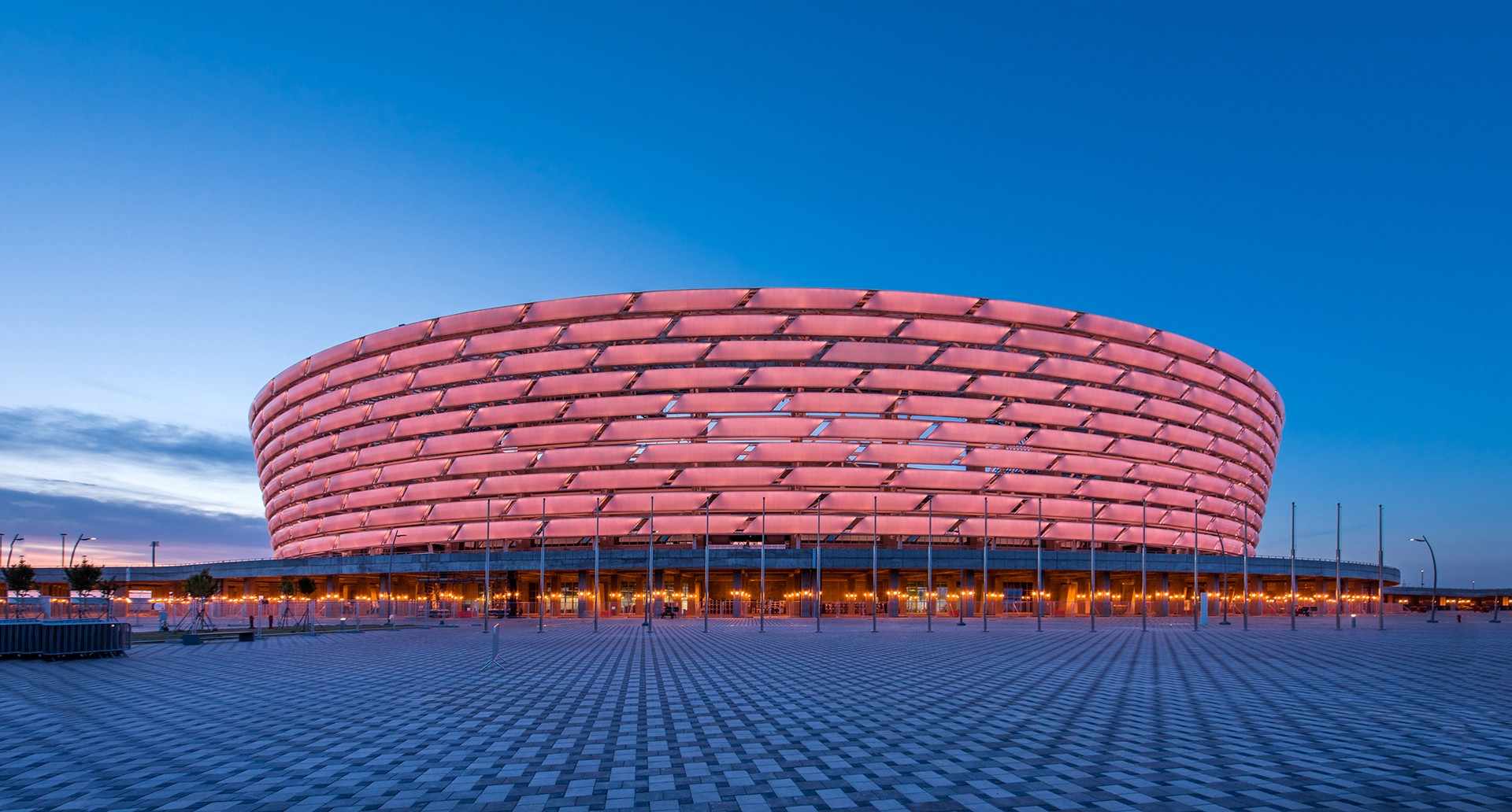 УЕФА наградила Бакинский олимпийский стадион
