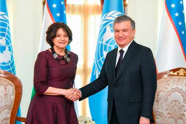 Шавкат Мирзиёев встретился с заместителем Генерального секретаря ООН по политическим вопросам Розмари ДиКарло в Бишкеке