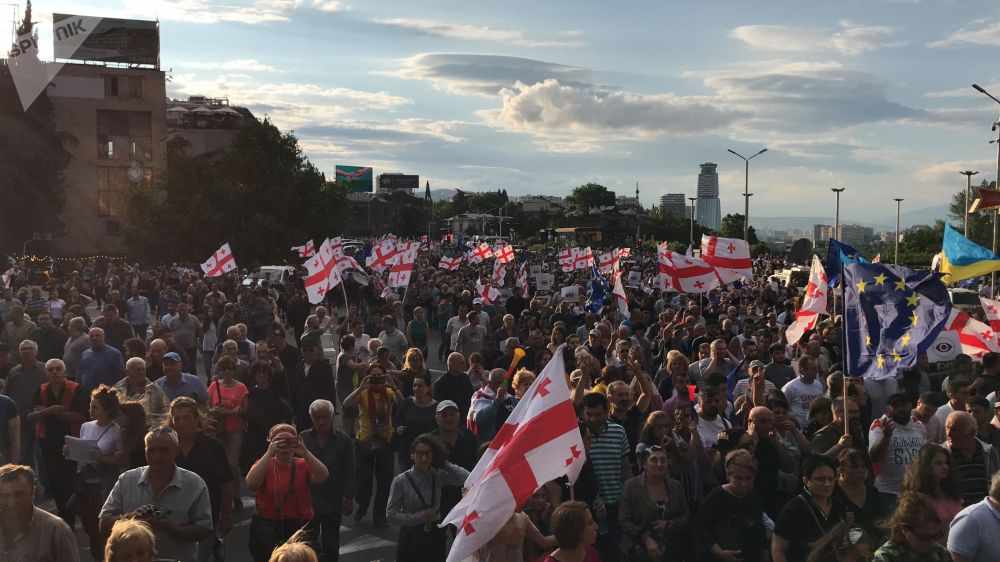 Протесты в Тбилиси продолжаются