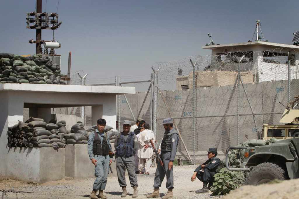 Кабул передает последнюю группу таджикских заключенных, отбывающих свои сроки в афганских тюрьмах, в Душанбе.