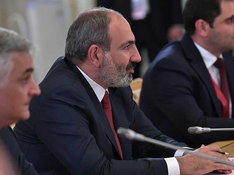 Премьер-министр Армении посетил приграничное село