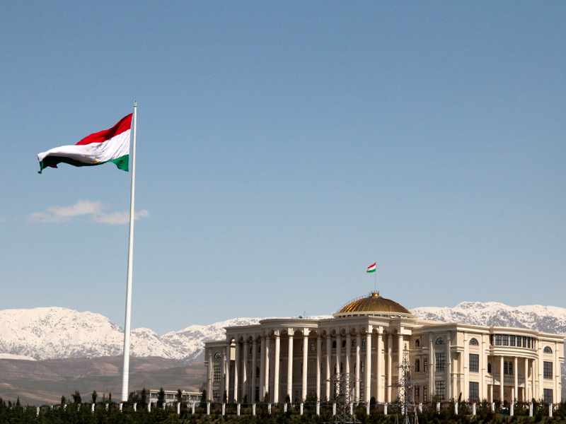 По словам таджикского чиновника, реструктуризация энергетического холдинга Таджикистана еще не завершена