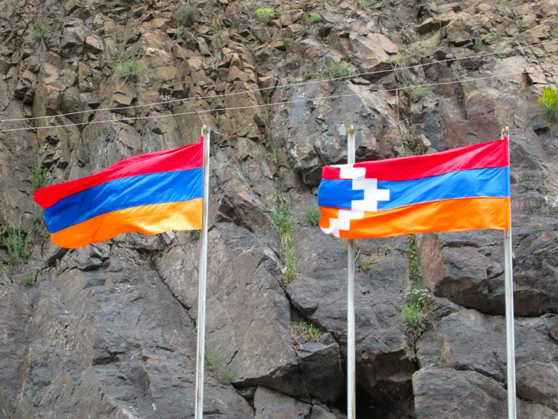 Ведущий Би-би-си давит на Пашиняна по поводу оккупации Нагорного Карабаха