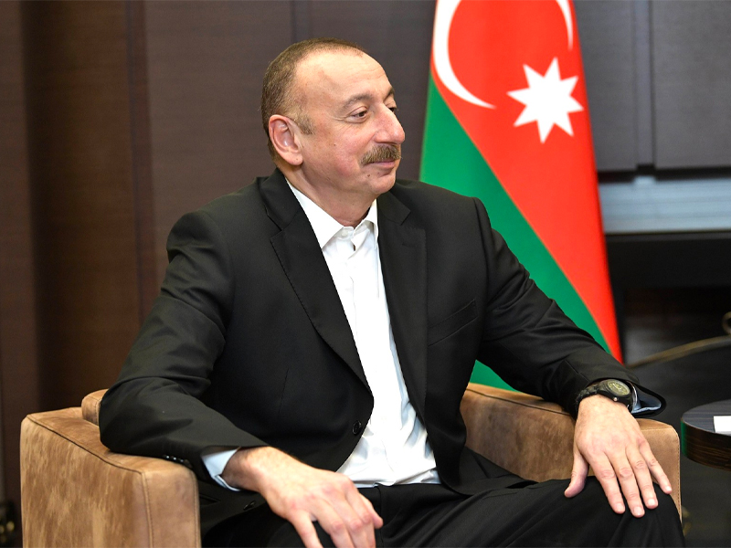 Президент Азербайджана поздравил президента Сингапура