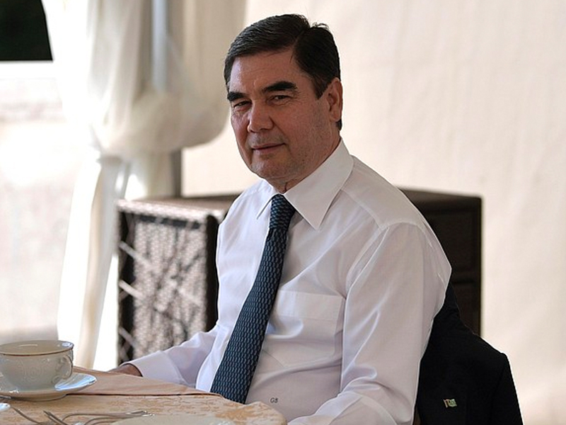Президент Туркменистана издает «духовный» труд