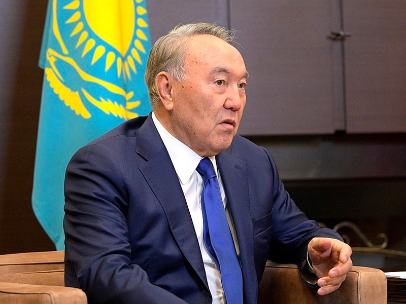 Первый Назарбаев прибыл в Азербайджан