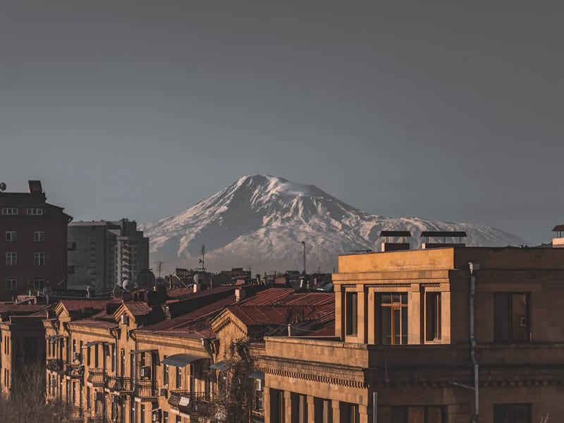В процессе реконструкции Еревана новое правительство следует старому сценарию