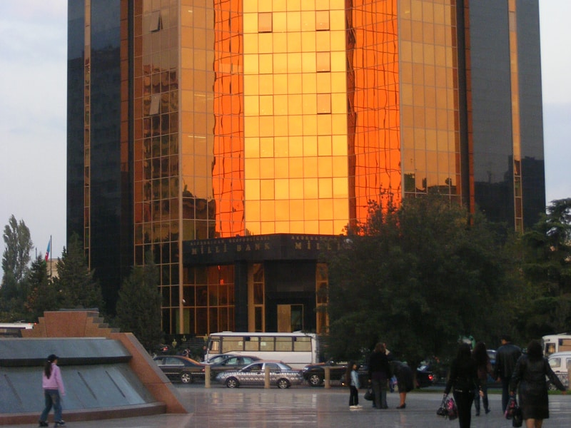 Банки Азербайджана проявляют признаки напряженности