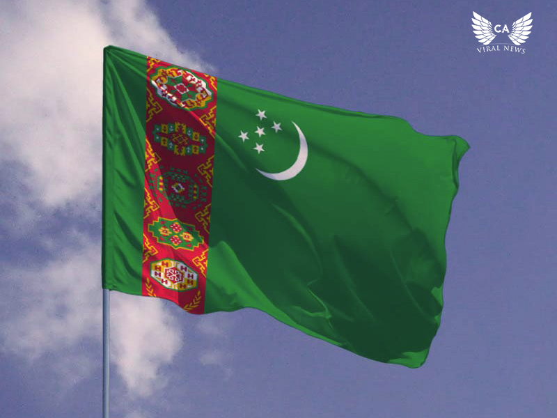 Туркменским чиновникам приказали брить головы после смерти отца президента