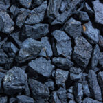Жители центральноазиатского региона вынуждены использовать уголь, чтобы пережить надвигающуюся зиму?
