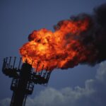 Выброса попутного нефтяного газа на терминале малазийской углеводородной компании Petronas Carigali.