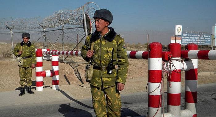 Кыргызстан ужесточает пограничный контроль на границе Таджикистаном