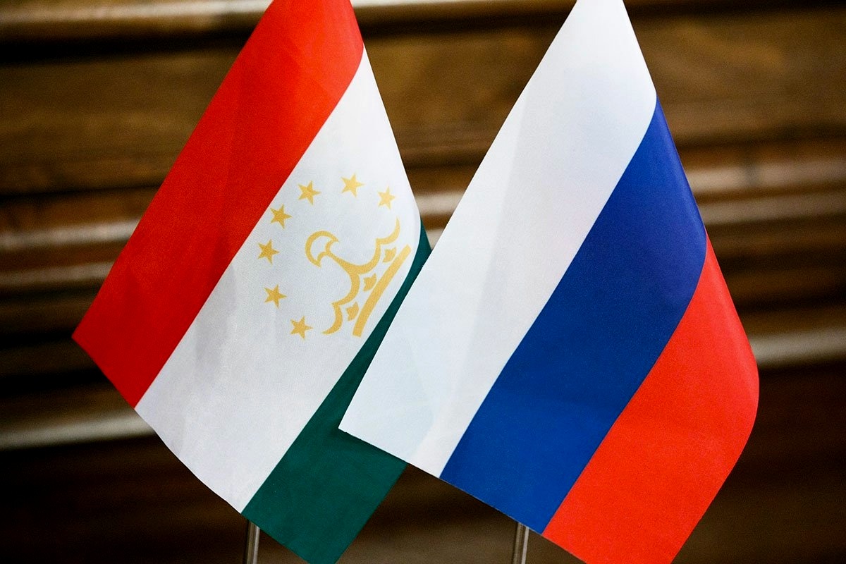 Представитель Таджикистана вручил президенту России верительные грамоты