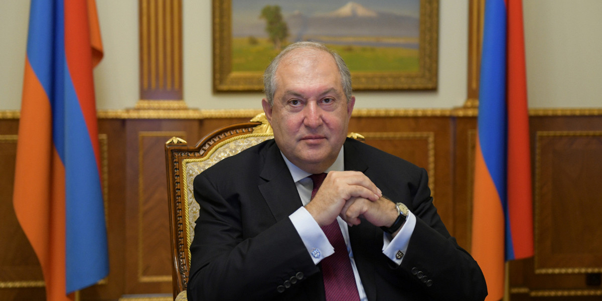 Причины отставки президента Армении Армена Саркисяна