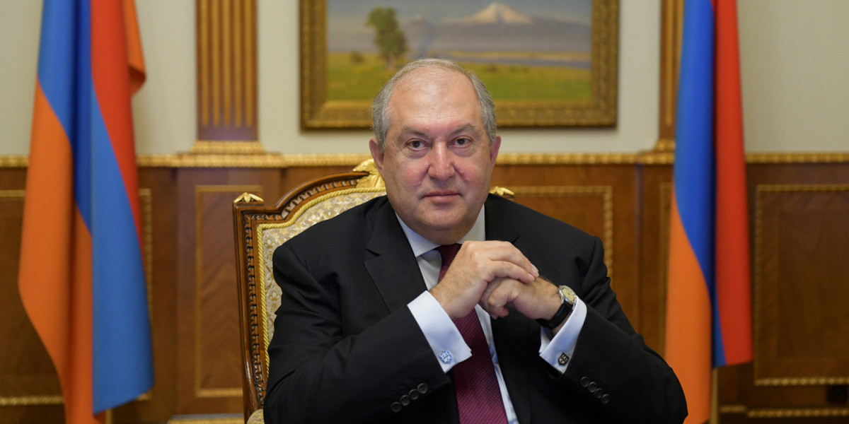 Причины отставки президента Армении Армена Саркисяна