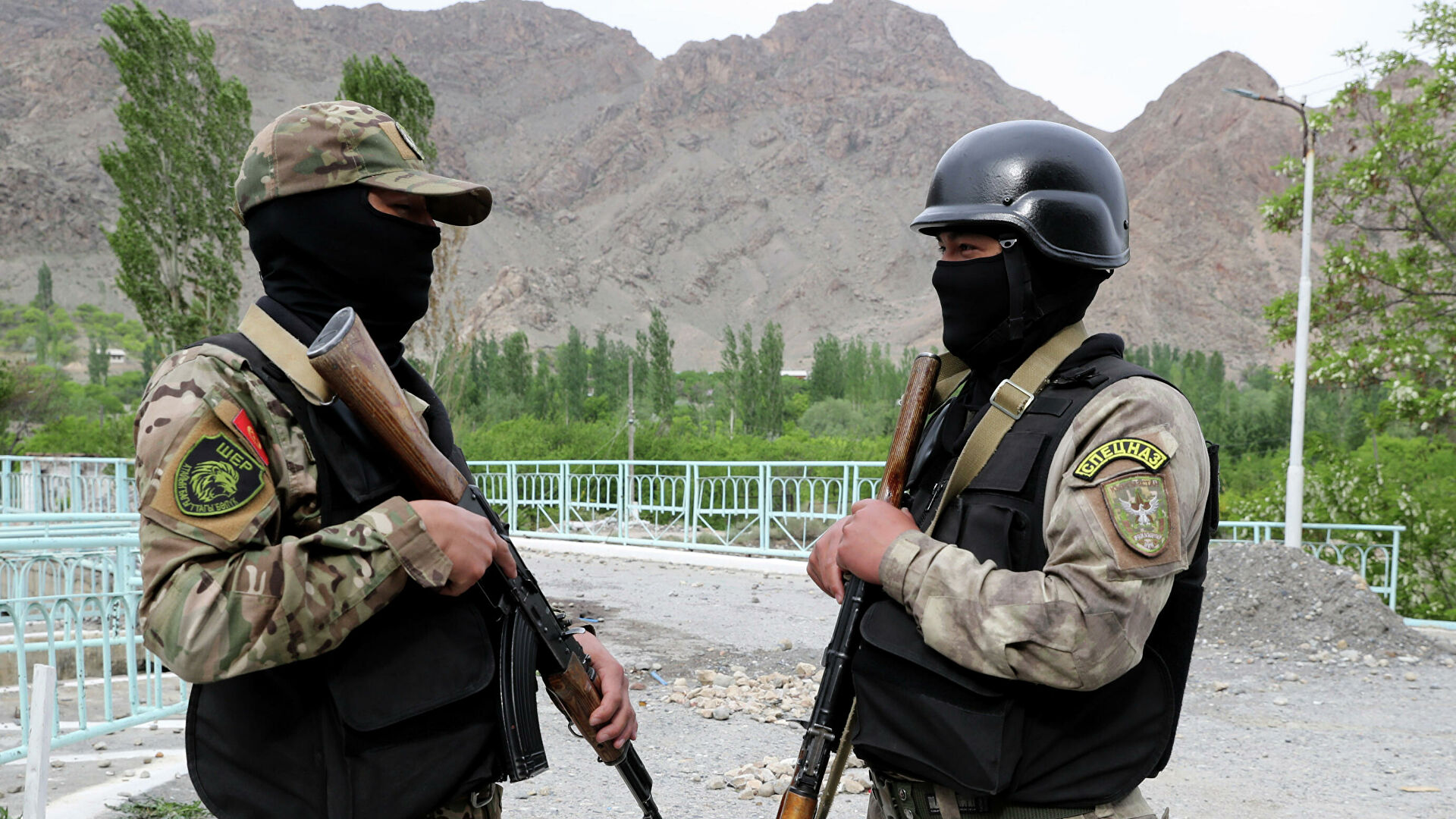 Кыргызстан заявляет, что таджикские пограничники избили солдата