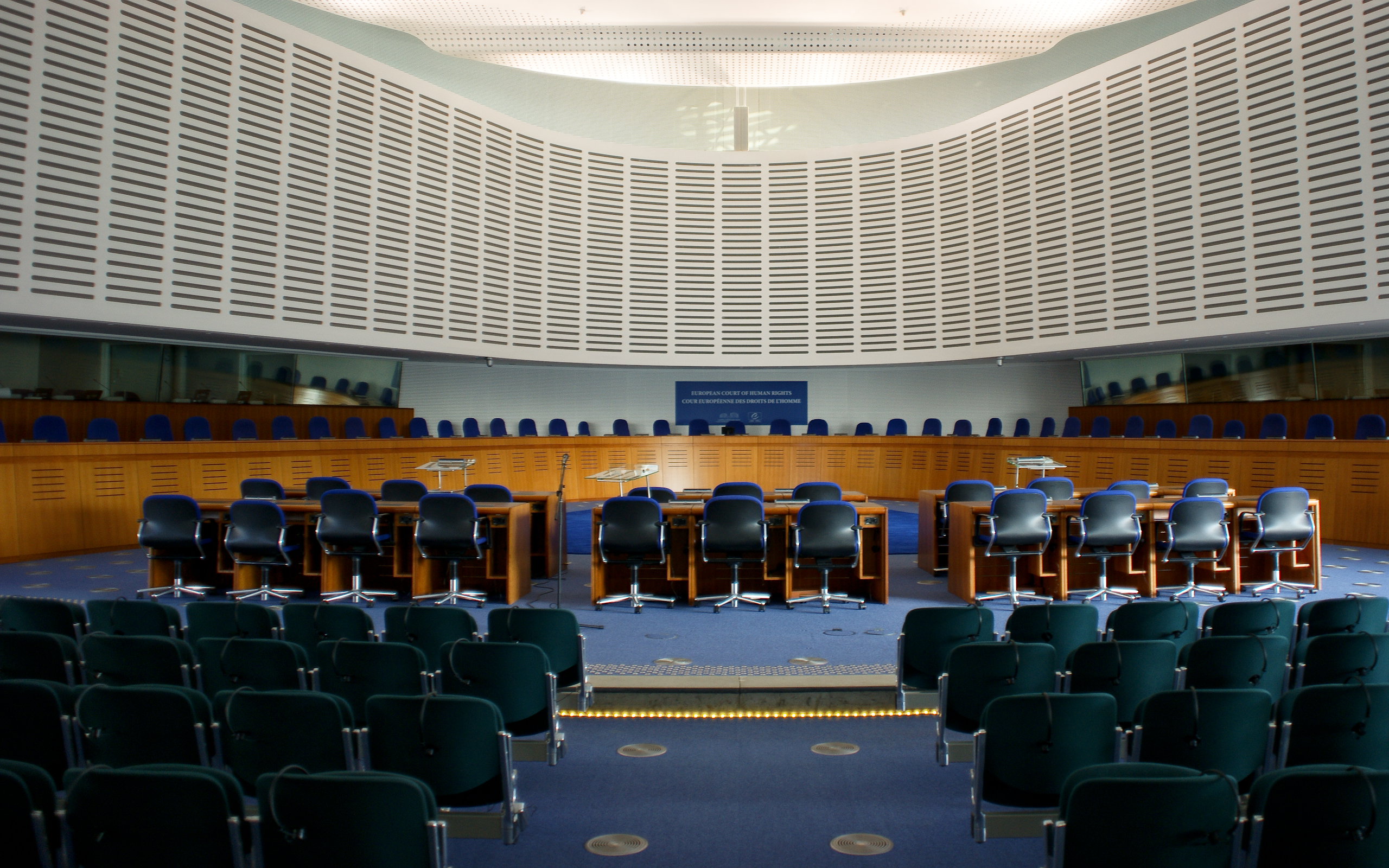 Европейский суд по правам человека приостановил слушания против России