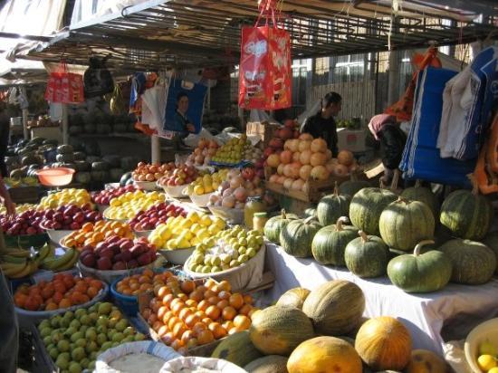 Из-за повышения курса доллара в Таджикистане резко возросли цены на продовольствие