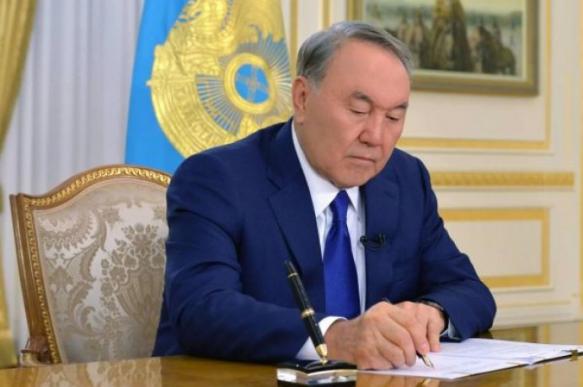 В Казахстане депутаты призвали лишить Назарбаева статуса