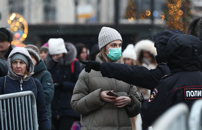 Принудительные меры притесняют бюджетников, учителей выгоняют с занятий и гоняют на мероприятия