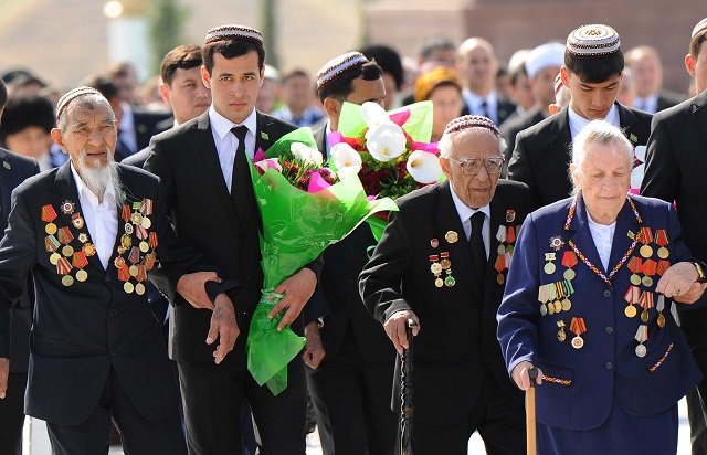 Подарочные деньги Туркменистана ко Дню Победы увеличились на 5 долларов