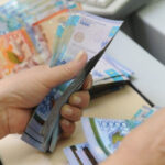 Средняя зарплата в Казахстане выросла