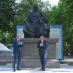 Президент Нурсултан Назарбаев принял участие в церемонии открытия памятника Абаю в Бишкеке