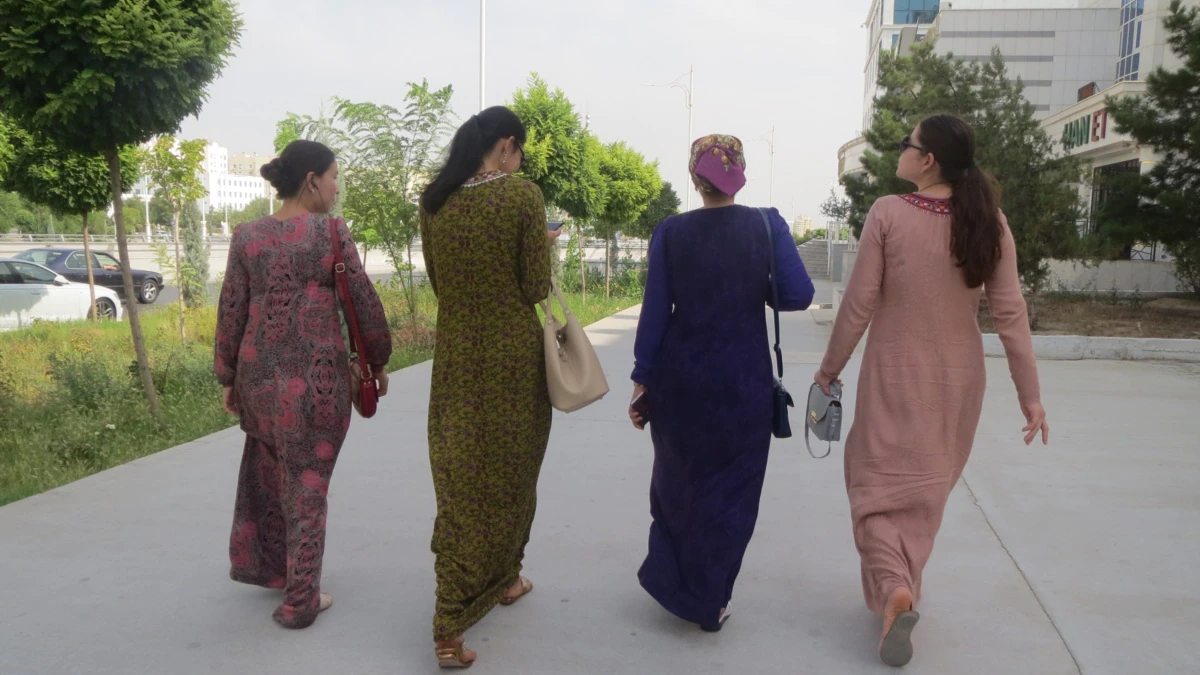 Туркменские власти продолжают оказывать давление на женщин