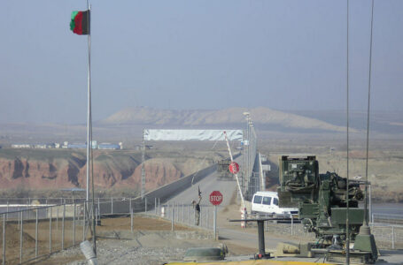 «Случайная стрельба» перекрыла главную дорогу между Таджикистаном и Афганистаном