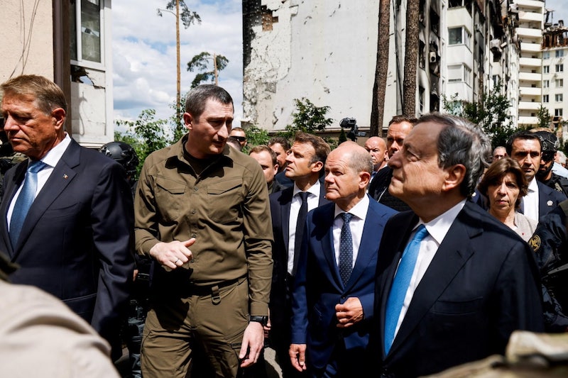 Европейские лидеры посетили разрушенный  украинский город
