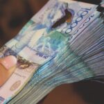 Средняя заработная плата в Казахстане 285 тысяч тенге