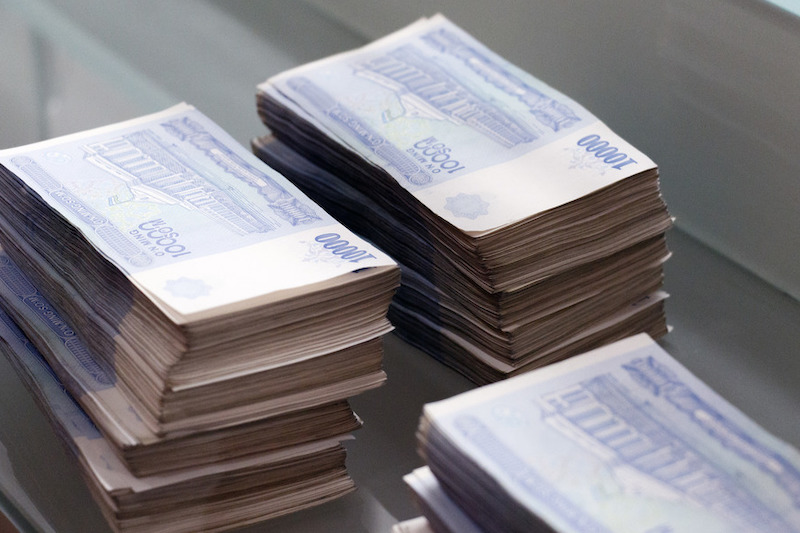 В Узбекистане пояснили, кому будут платить дополнительно 300 тысяч сумов в месяц