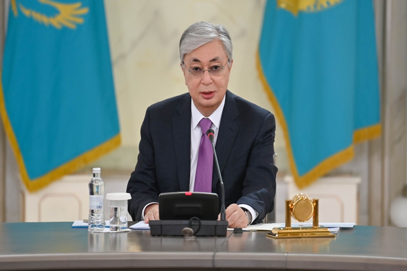 Президент Токаев принял главу "Байтерека" Шарлапаева