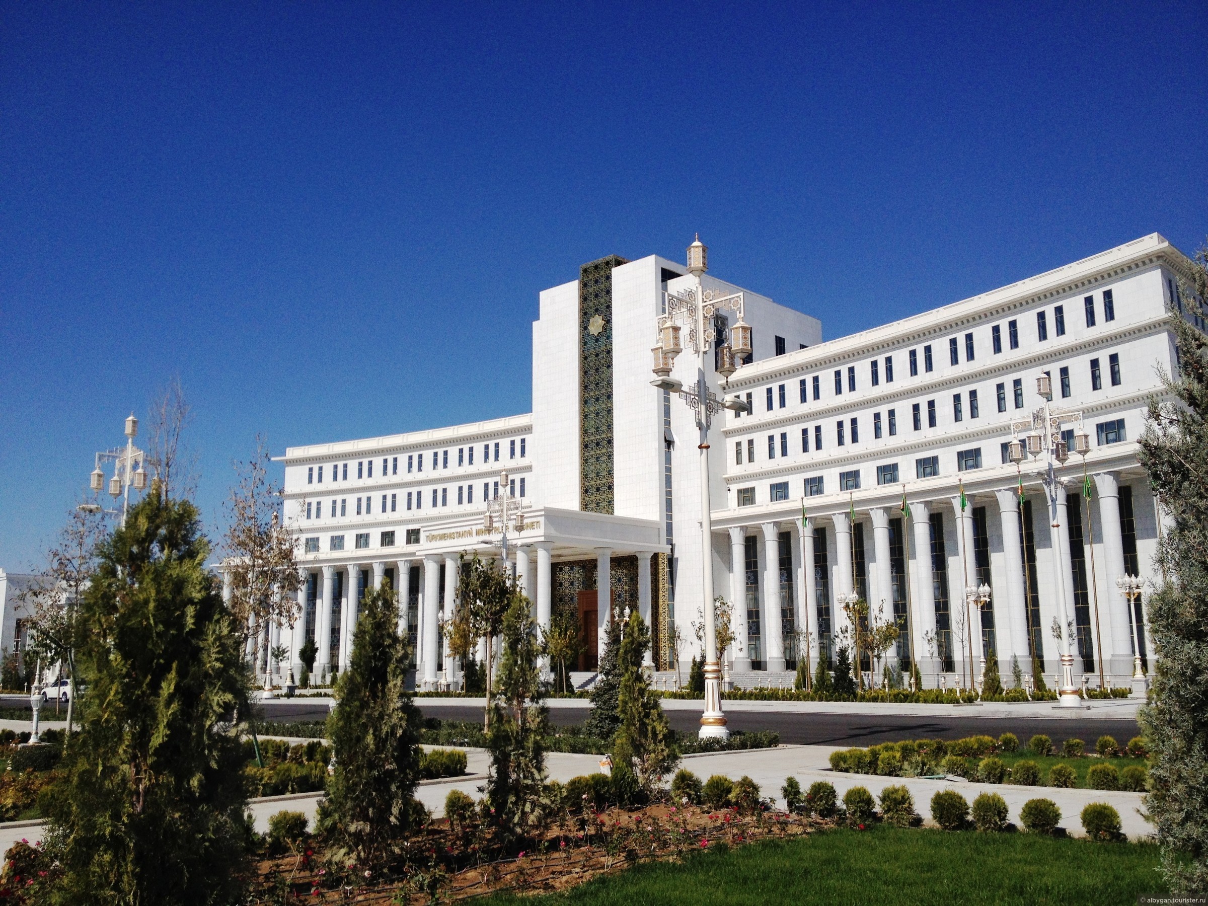 Туркменистан завершил национальные консультации для саммита по трансформации образования