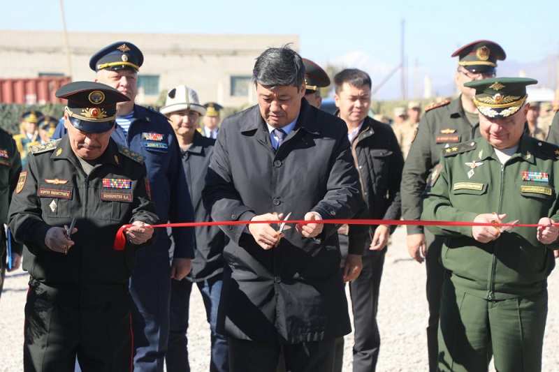 ministerstvo oborony kyrgyzstana soobshhilo ob otkrytii uentralnoj bazy voennoj tehniki i vooruzheniya