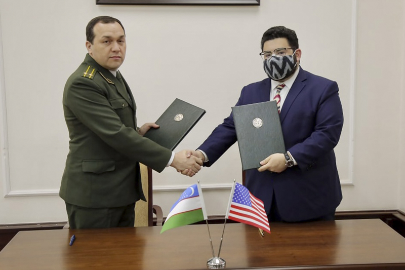 Узбекистан запустил систему распознавания радиоактивной контрабанды в международном аэропорту Самарканда