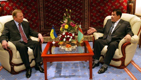 kuchma nijazov turkmenbashi 2003