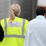 narkotorgovczy verbuyut albanskih migrantov obeshhaya perevesti iz v britaniyu rezultaty rassledovaniya bi bi si