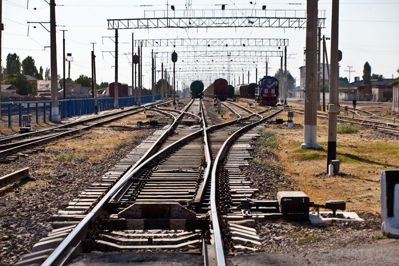pervyj tovarnyj poezd v obhod rossii otpravili iz uzbekistana v evropu