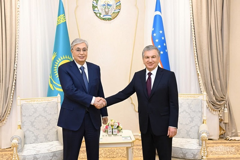 prezident kazahstana posetil vystavochnoyu kompozicziyu v stolicze uzbekistana