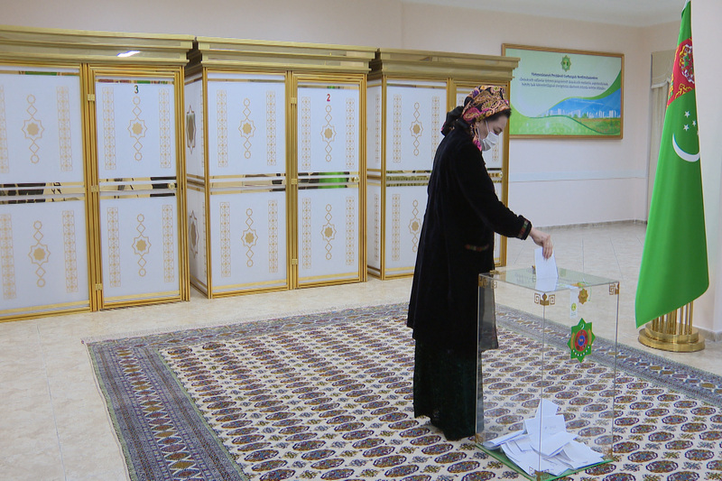 v turkmenistane projdut vybory v parlament 26 marta