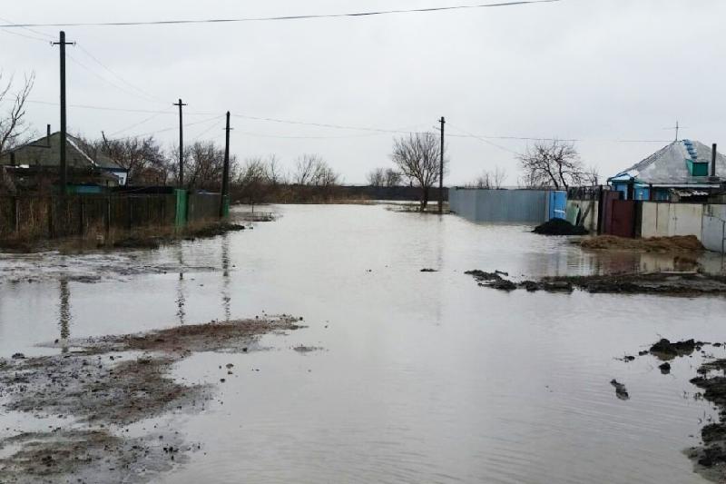 Паводки в Казахстане: подтоплены 163 дома в шести областях