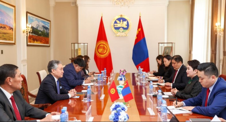 Главы МИД Кыргызстана и Монголии обсудили экономическое сотрудничество